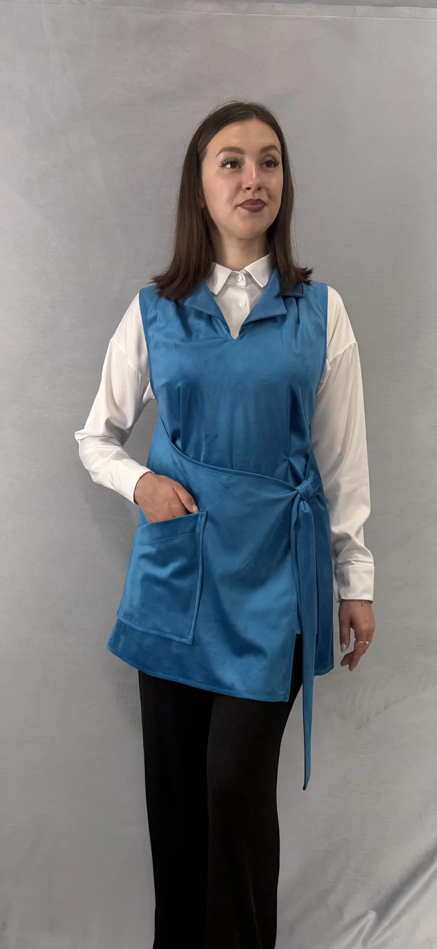 Жилетка-фартук из бархата в выбранном цвете